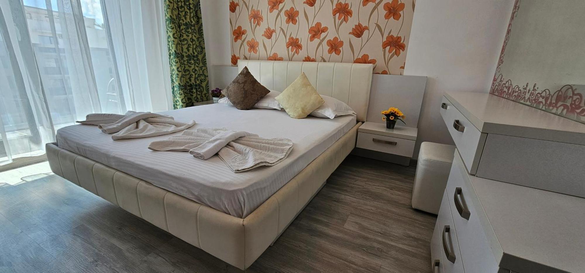 Luxury Aparthotel Promenada In Building Stefan Prima Linie La Mare Năvodari Exteriör bild