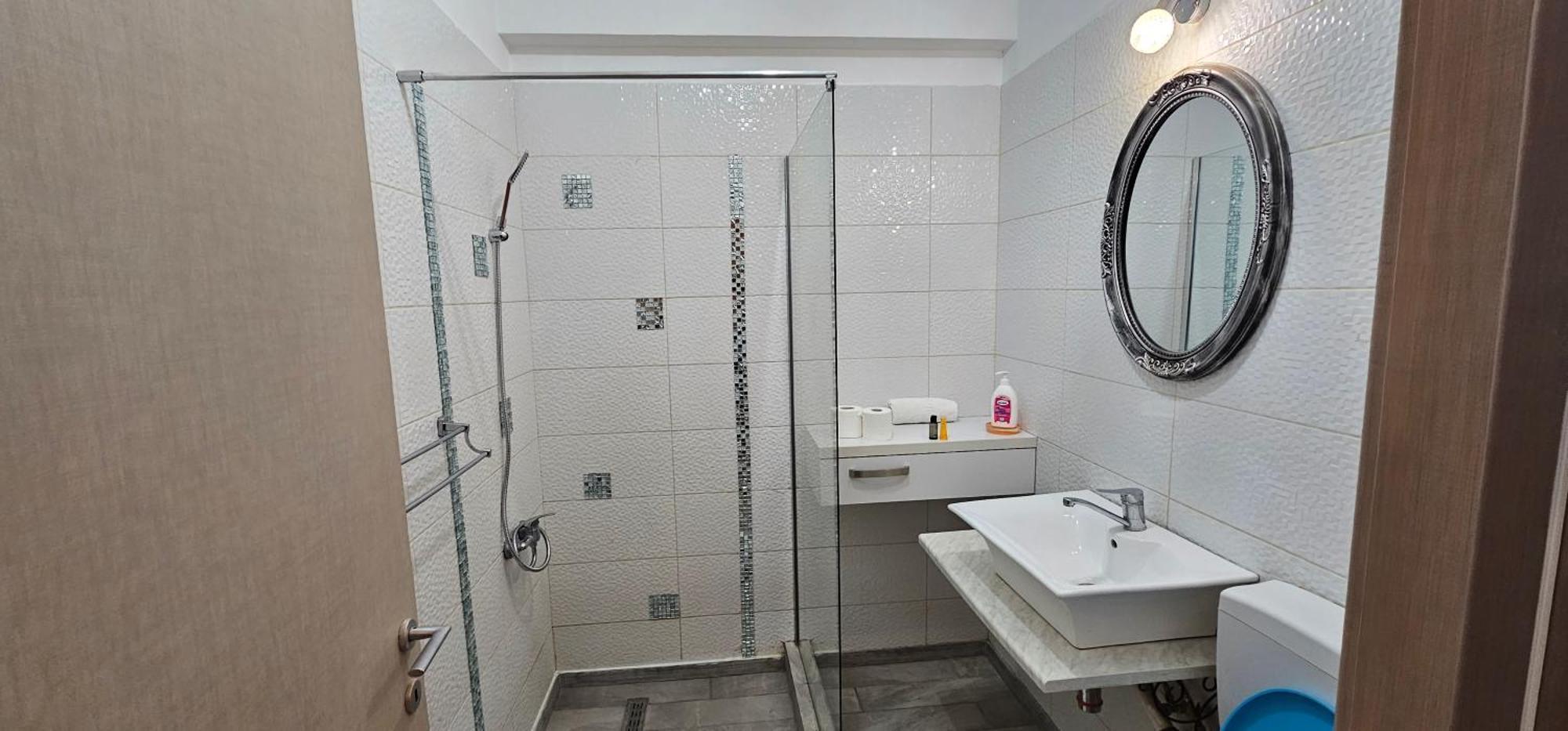 Luxury Aparthotel Promenada In Building Stefan Prima Linie La Mare Năvodari Exteriör bild
